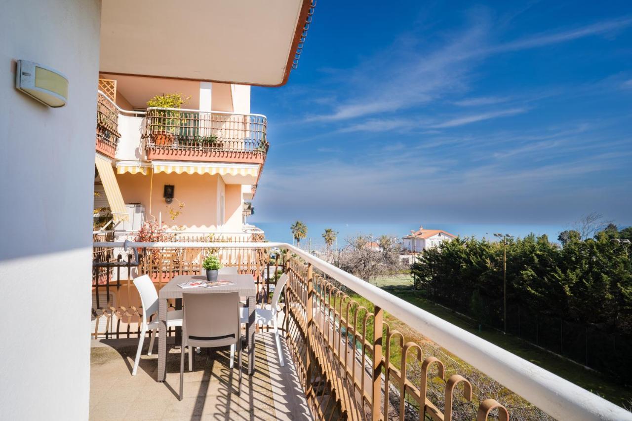 Dimora Montereale Near The Sea Apartment Trani Ngoại thất bức ảnh